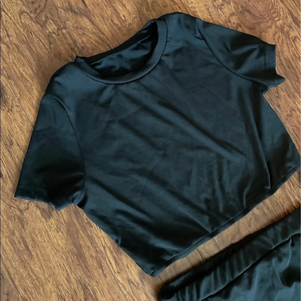Short set - Picture 4 of 6